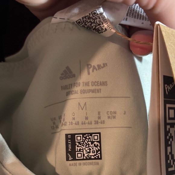 NWT Adidas PARLEY RUN FOR THE OCEANS CROPPED TANK TOP Linen Green M - Picture 5 of 7